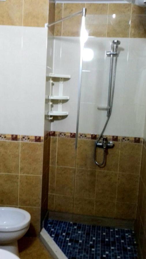 Seaside Deluxe Apartment Durres Bagian luar foto