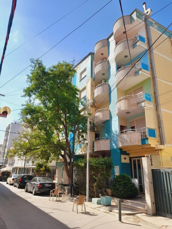 Seaside Deluxe Apartment Durres Bagian luar foto