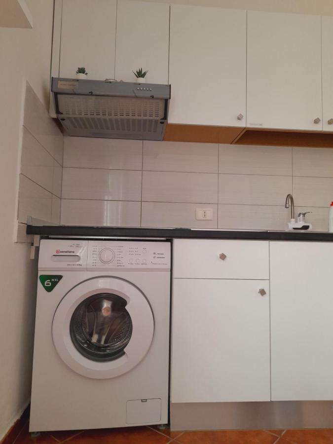Seaside Deluxe Apartment Durres Bagian luar foto
