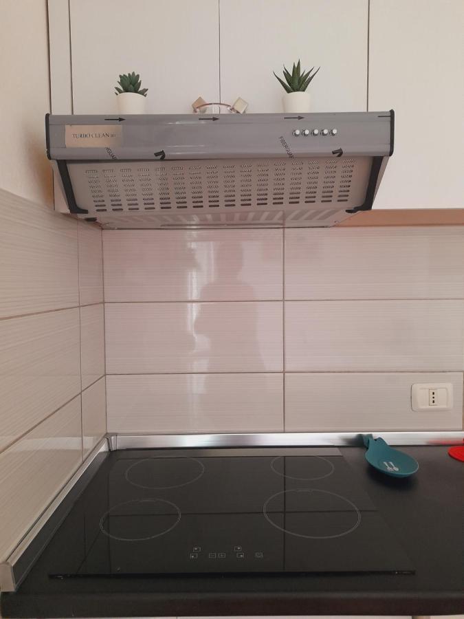 Seaside Deluxe Apartment Durres Bagian luar foto