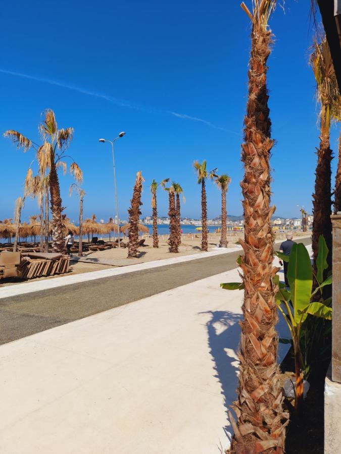 Seaside Deluxe Apartment Durres Bagian luar foto