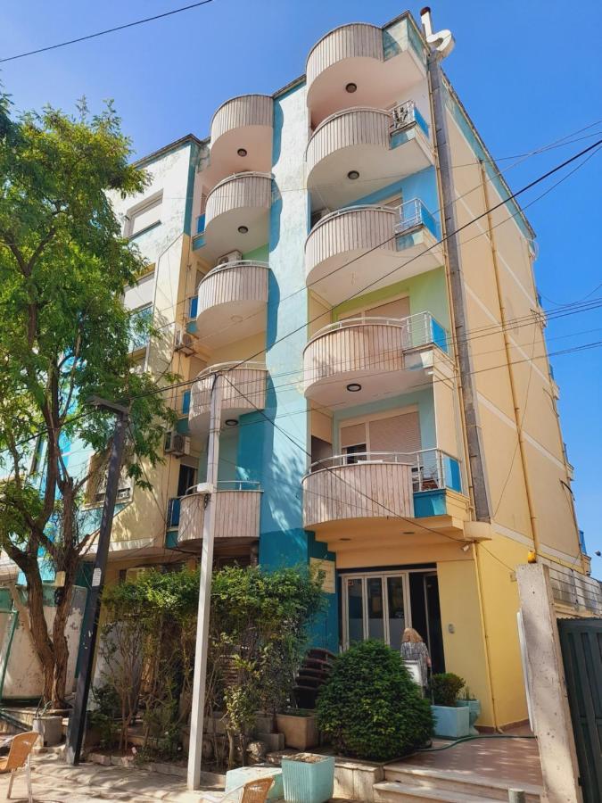 Seaside Deluxe Apartment Durres Bagian luar foto