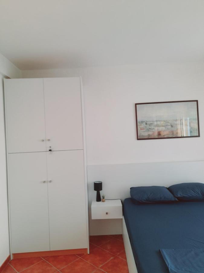 Seaside Deluxe Apartment Durres Bagian luar foto