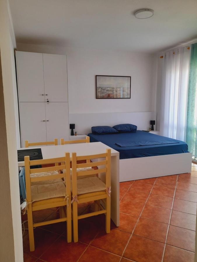 Seaside Deluxe Apartment Durres Bagian luar foto